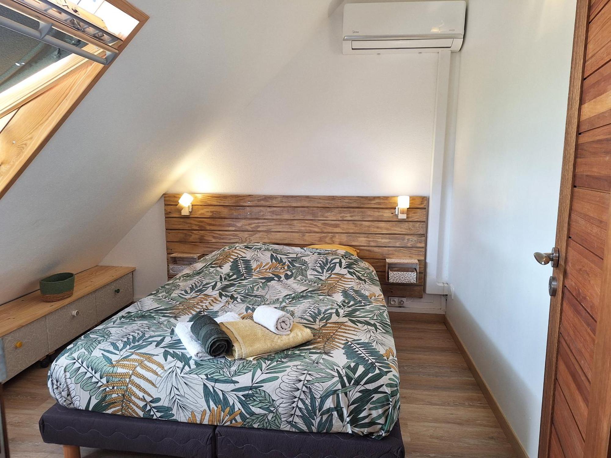 Chez Madeline Apartment Ле Госие Екстериор снимка